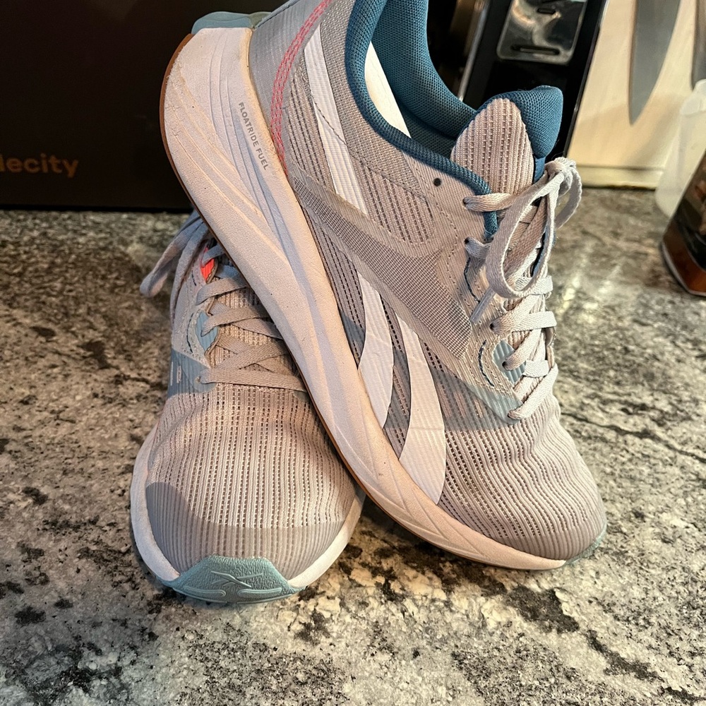 Reebok Womens Energen Tech Sneaker Womens Size 9